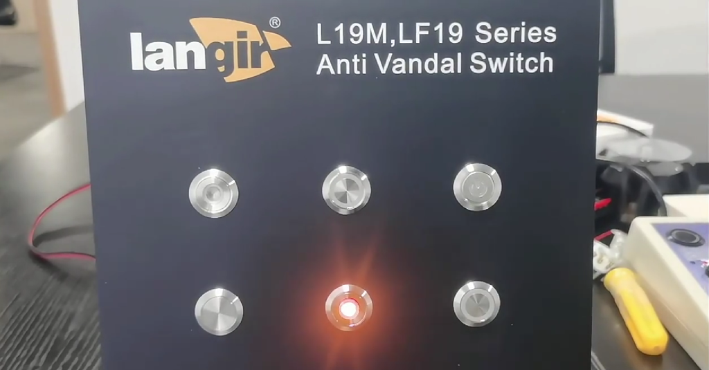 PNP vs. NPN: A Guide to Industrial Switch Output Polarity (Capacitive, Piezo, and Anti-Vandal)